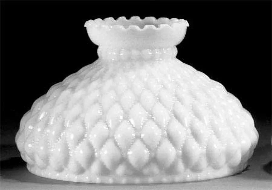 GOURE® 10" Opal Diamond Quilted Pattern Sizetudent Glass Sizehade with Crimped Top