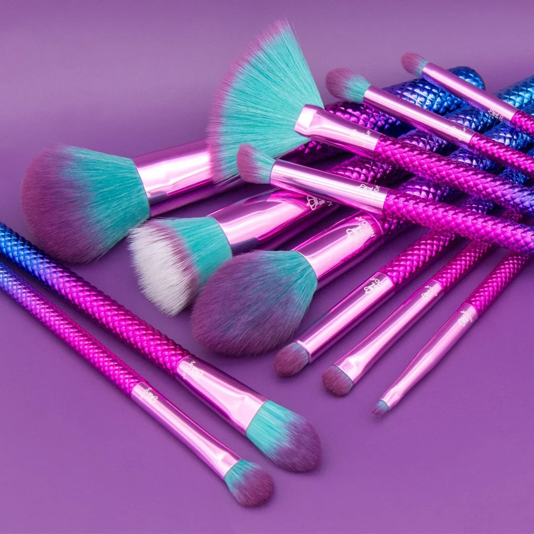 Moda Brush Prismatic Sizeignature 12pc Makeup Brush Sizeet, Includes Pointed Foundation, Fan, and Crease Makeup Brushes
