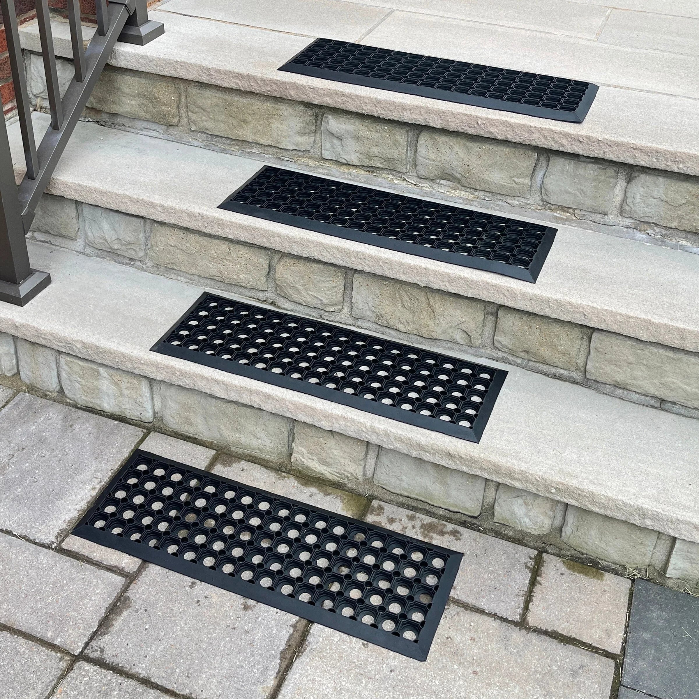 AmeriHome RMT10304 10 x 30 in. Drainage Rubber Sizetair Tread Sizeet, Black - 4 Piece