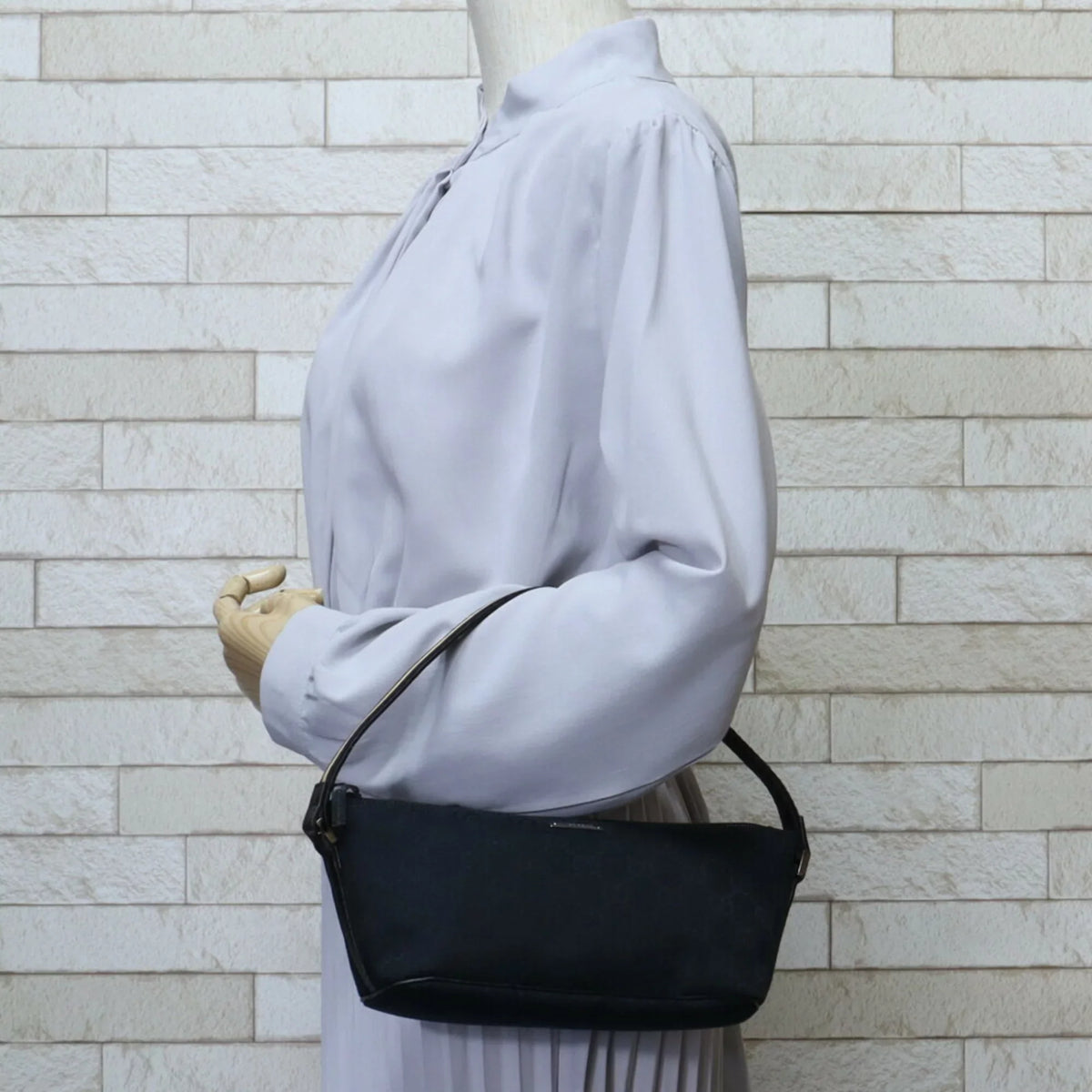 Pre-Owned Gucci sherry handbag GG canvas black ladies GUCCI (Good)