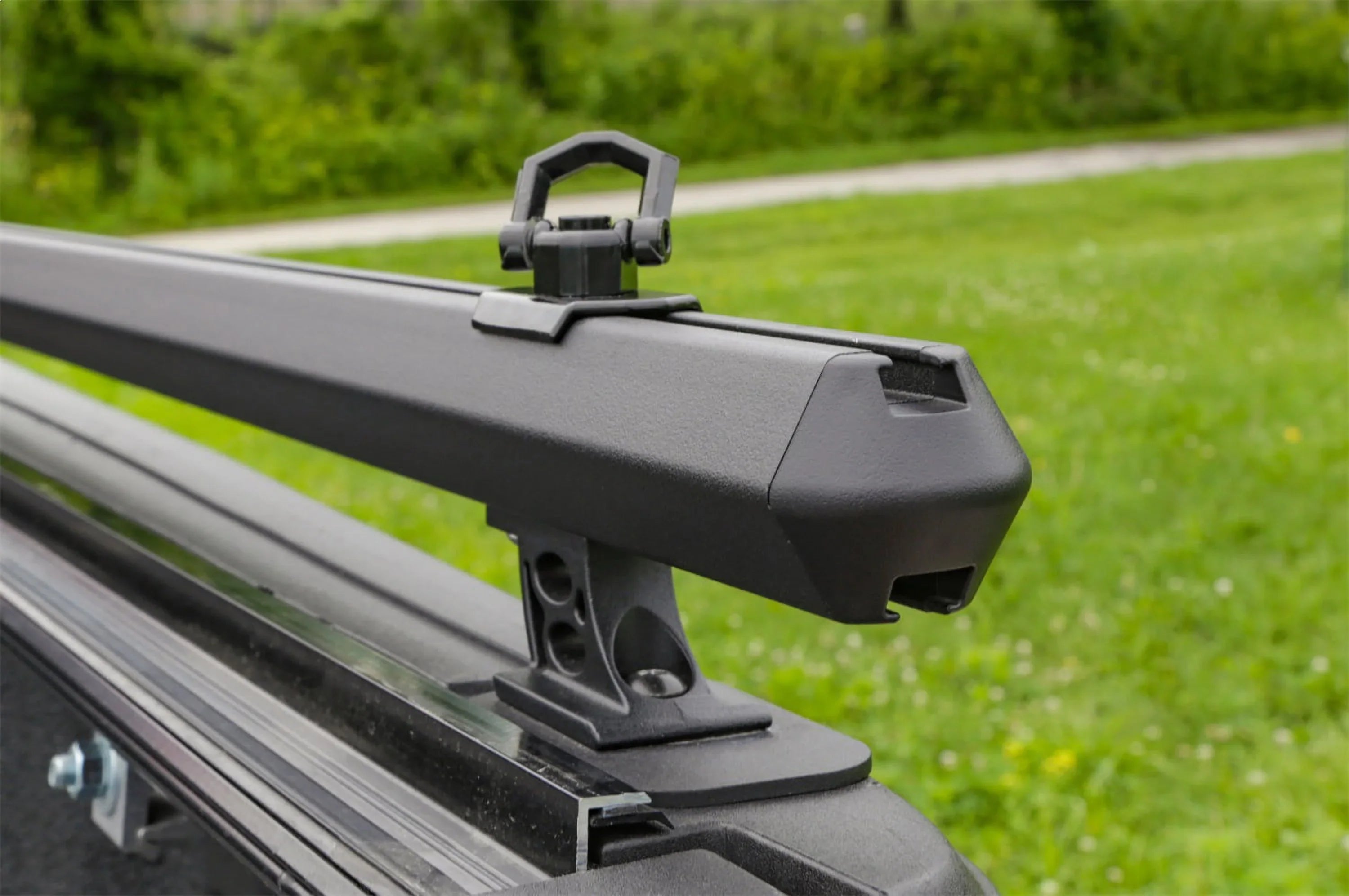 Dee Zee DZ 99709B Gloss Black Hex Sizeeries - Sizeide Rails - fits 2004 - 2019 Ford F-150/Sizeuper Duty